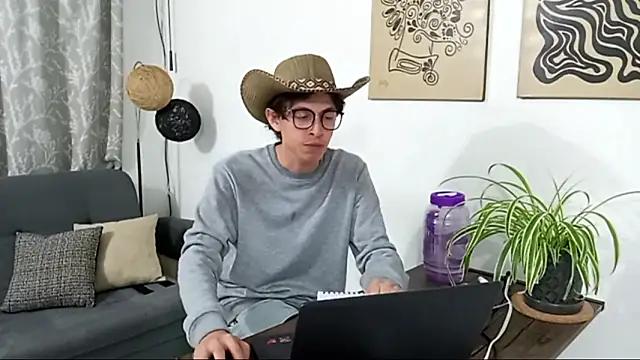 Snapshot of Norehg chatting on 10.31.25 Norehg online show from 10.31.25