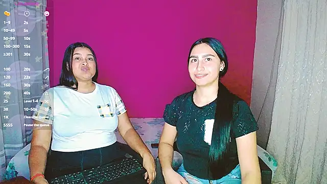 Snapshot of violeta_rous chatting on 02.13.25 violeta rous online show from 02.13.25