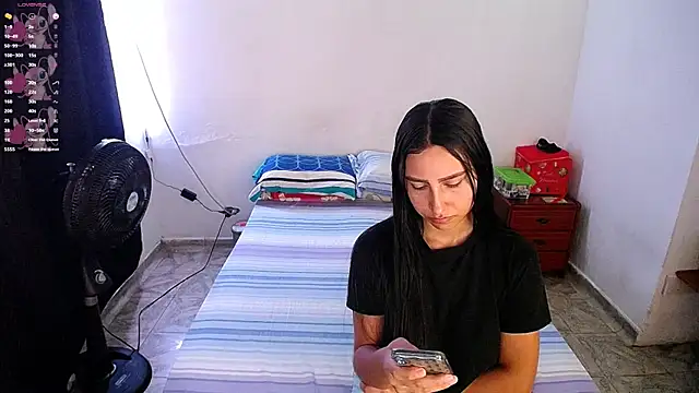 Snapshot of violeta_rous chatting on 11.08.25 violeta rous online show from 11.08.25