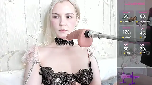 Kaya Devis online show from 04.30.26
