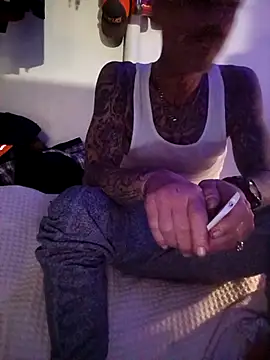 Snapshot of deepstroker42071 chatting on 12.05.25 deepstroker42071 online show from 12.05.25