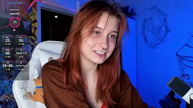 Snapshot of Sunny_Mouse_ chatting on 12.28.24 Sunny Mouse online show from 12.28.24