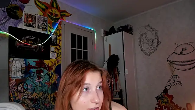 Snapshot of Sunny_Mouse_ chatting on 01.05.25 Sunny Mouse online show from 01.05.25