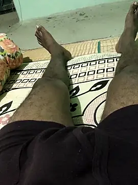 Snapshot of SILENT_FUCKER_01 chatting on 03.04.25 SILENT FUCKER 01 online show from 03.04.25