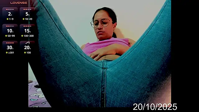 Snapshot of lady_hana28 chatting on 10.20.25 lady hana28 online show from 10.20.25