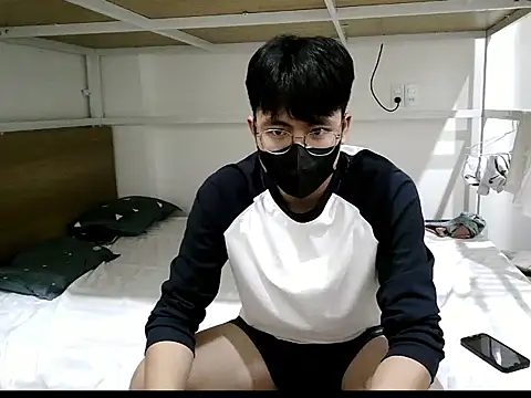 Gwencloudy online show from 10.10.25