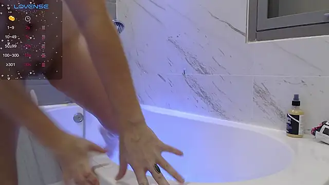 Snapshot of RubyLynxx chatting on 12.21.25 RubyLynxx online show from 12.21.25