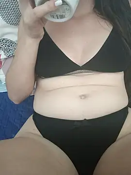 Snapshot of bruna_safadinhaa chatting on 09.16.25 bruna safadinhaa online show from 09.16.25