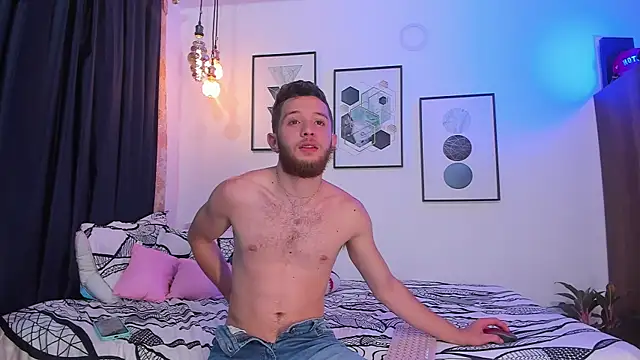 Snapshot of Juan_Castano chatting on 12.14.24 Juan Castano online show from 12.14.24