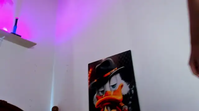 Snapshot of Juan_Castano chatting on 09.15.25 Juan Castano online show from 09.15.25