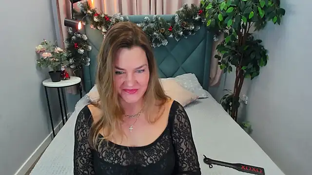 Snapshot of Adele_Russo chatting on 01.04.25 Adele Russo online show from 01.04.25