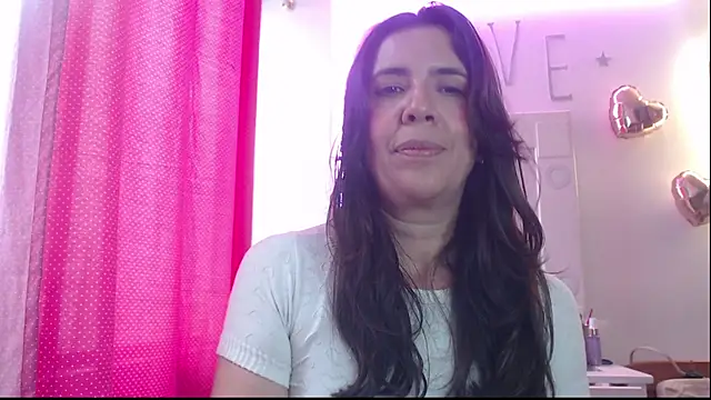 Snapshot of Victoria_meester chatting on 02.25.25 Victoria meester online show from 02.25.25