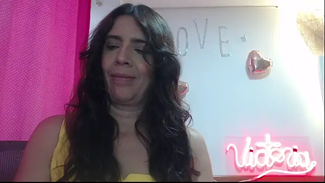 Snapshot of Victoria_meester chatting on 03.05.25 Victoria meester online show from 03.05.25
