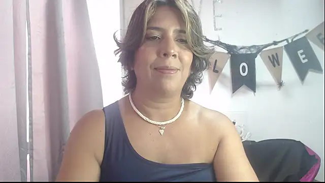 Snapshot of Victoria_meester chatting on 10.16.25 Victoria meester online show from 10.16.25