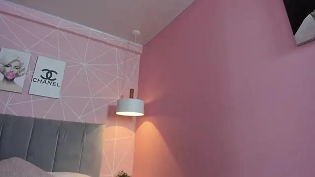 dolly zoe online show from 12.01.25