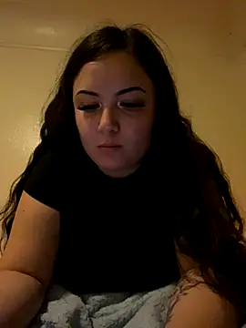 Snapshot of xocrybaby chatting on 11.17.25 xocrybaby online show from 11.17.25