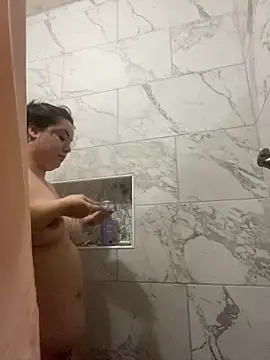 Snapshot of xocrybaby chatting on 02.01.26 xocrybaby online show from 02.01.26