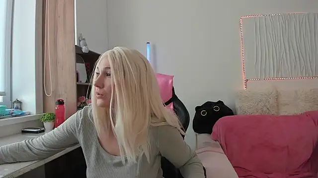 Snapshot of CarolMay chatting on 02.28.26 CarolMay online show from 02.28.26