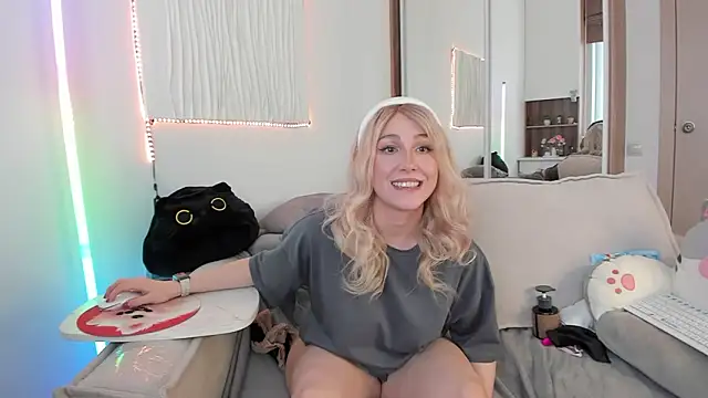 Snapshot of CarolMay chatting on 03.14.26 CarolMay online show from 03.14.26