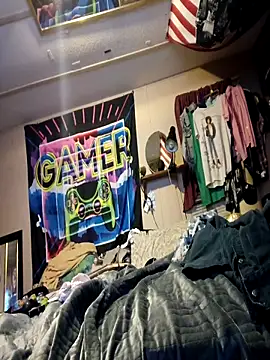 Snapshot of j_hollywood91 chatting on 10.31.25 j hollywood91 online show from 10.31.25