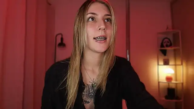 Snapshot of Dakotaa_ chatting on 01.12.26 Dakotaa online show from 01.12.26