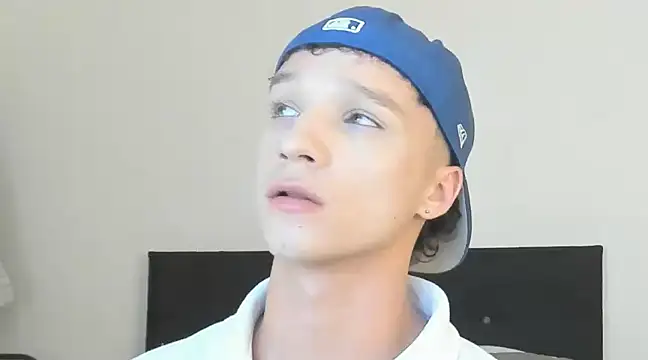 Snapshot of angelcortes chatting on 12.16.24 angelcortes online show from 12.16.24