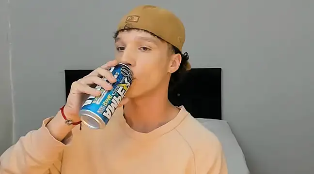 Snapshot of angelcortes chatting on 03.15.25 angelcortes online show from 03.15.25