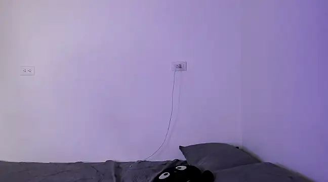 yungelitamor  online show from 12.27.24