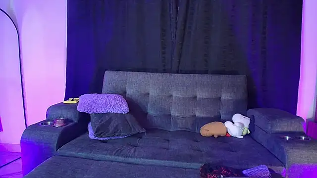 yungelitamor  online show from 07.24.26