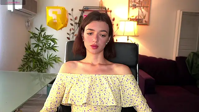 Snapshot of olivia_jeas chatting on 04.28.26 olivia jeas online show from 04.28.26