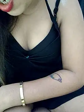 Snapshot of Roshni_98 chatting on 06.17.26 Roshni 98 online show from 06.17.26