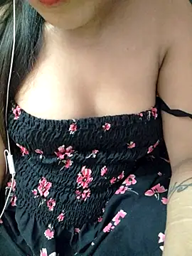 Snapshot of Roshni_98 chatting on 06.23.26 Roshni 98 online show from 06.23.26