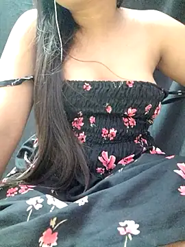 Snapshot of Roshni_98 chatting on 06.24.26 Roshni 98 online show from 06.24.26