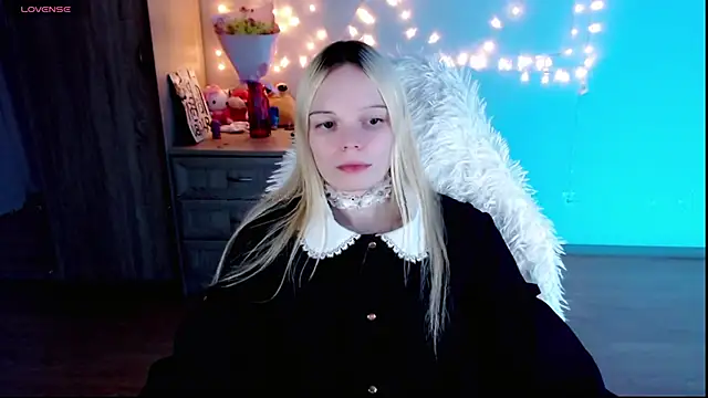 Emily Nyaffee online show from 02.22.25