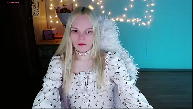 Emily Nyaffee online show from 03.08.25