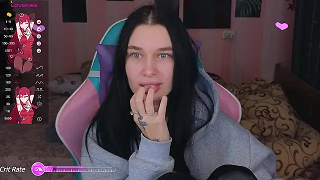 Snapshot of Amanda_Tender chatting on 12.10.24 Amanda Tender online show from 12.10.24