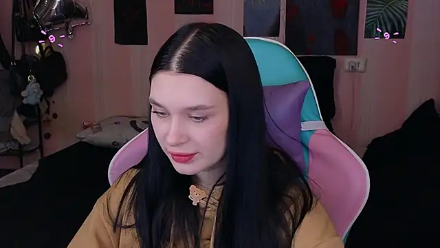 Snapshot of Amanda_Tender chatting on 02.05.25 Amanda Tender online show from 02.05.25