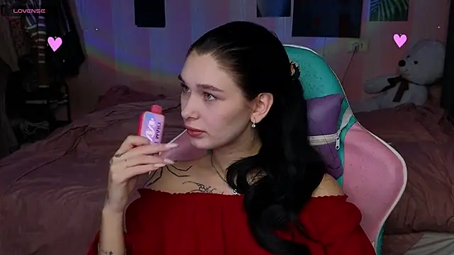 Snapshot of Amanda_Tender chatting on 11.12.25 Amanda Tender online show from 11.12.25