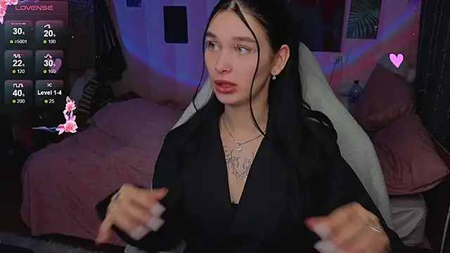 Snapshot of Amanda_Tender chatting on 11.23.25 Amanda Tender online show from 11.23.25