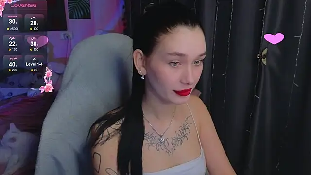 Snapshot of Amanda_Tender chatting on 11.30.25 Amanda Tender online show from 11.30.25