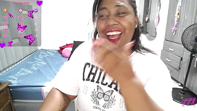Snapshot of thickebonymilfF chatting on 05.20.26 thickebonymilfF online show from 05.20.26