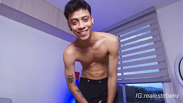 Esteban Knight online show from 10.15.25