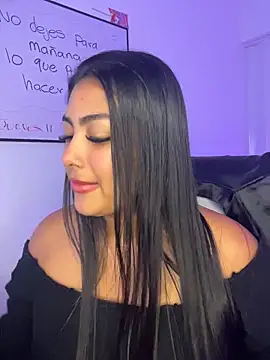 NatashaBrown12 online show from 11.12.25