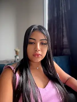 NatashaBrown12 online show from 04.20.26