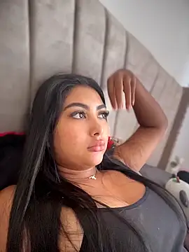 NatashaBrown12 online show from 04.25.26