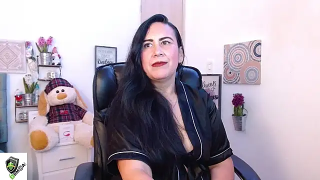 Snapshot of amalia_brunette chatting on 12.05.24 amalia brunette online show from 12.05.24