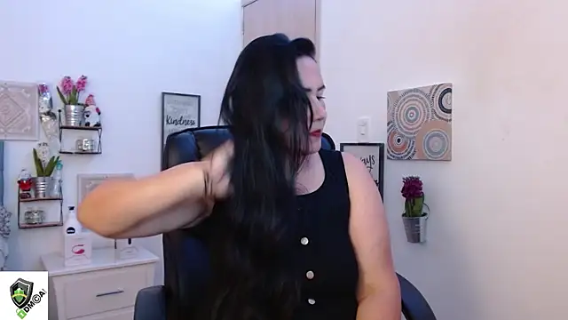 Snapshot of amalia_brunette chatting on 12.10.24 amalia brunette online show from 12.10.24