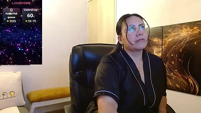 Snapshot of amalia_brunette chatting on 01.08.26 amalia brunette online show from 01.08.26