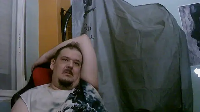 Snapshot of porkorossy chatting on 07.27.26 porkorossy online show from 07.27.26