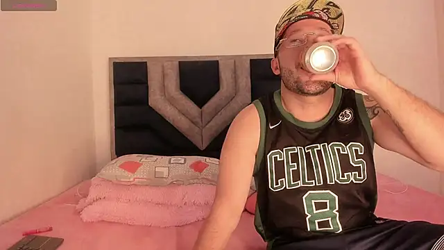 Snapshot of TiiffanyEvans1 chatting on 11.07.25 TiiffanyEvans1 online show from 11.07.25